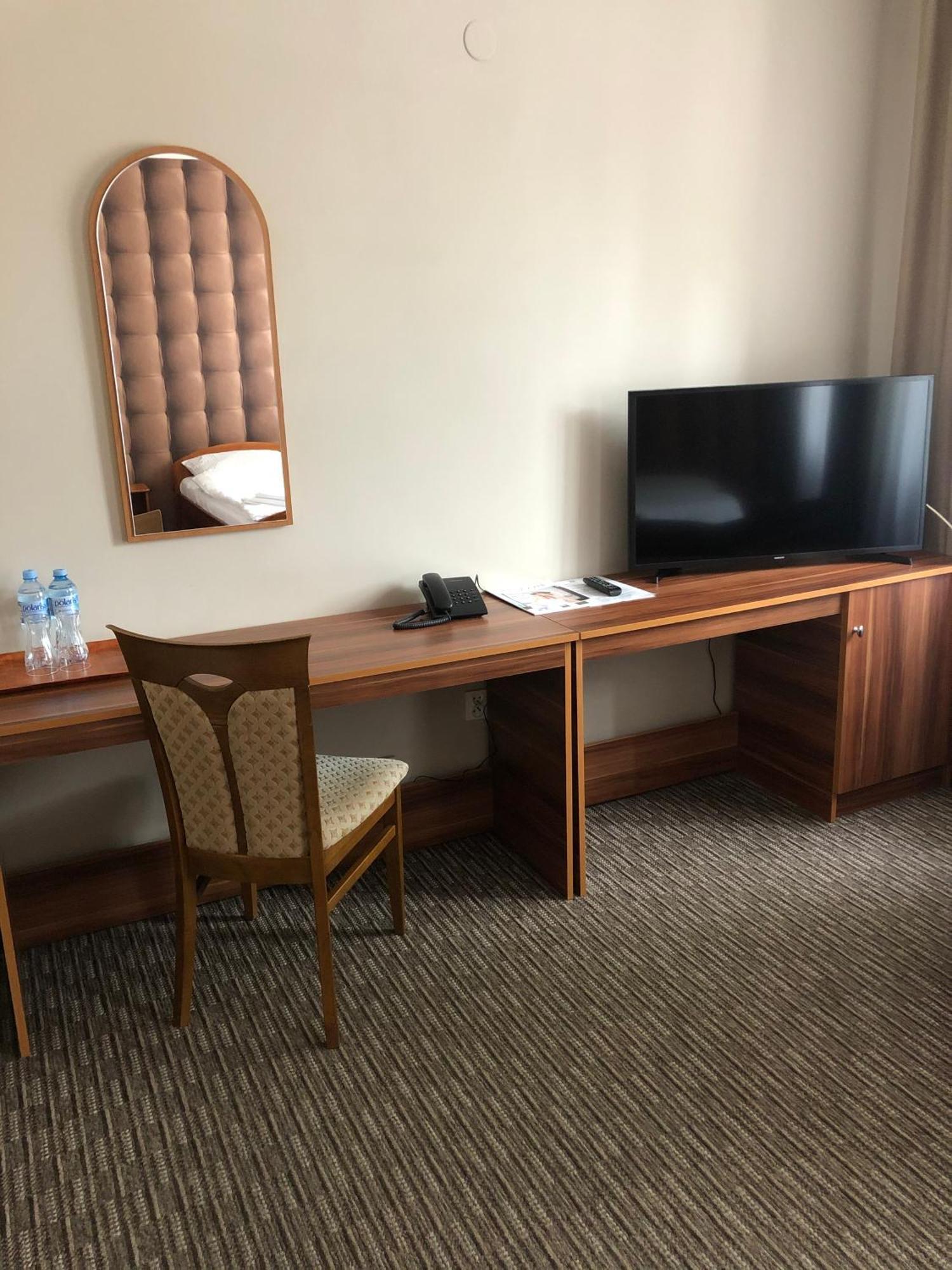 Hotel Krystyna Szczytno  Buitenkant foto